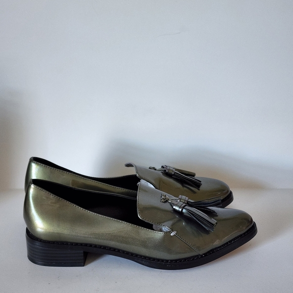 Boutique 9 Arlette silver patent leather tassel loafers size 9 - Picture 4 of 9